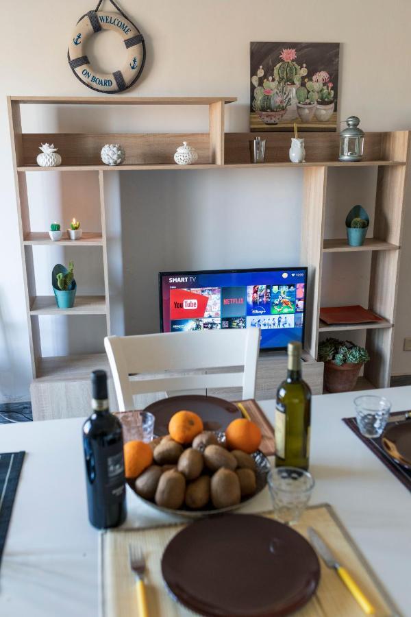 טרצ'ינה Incantevole Attico 1Minuto Dal Mare Wifi Netflix מראה חיצוני תמונה